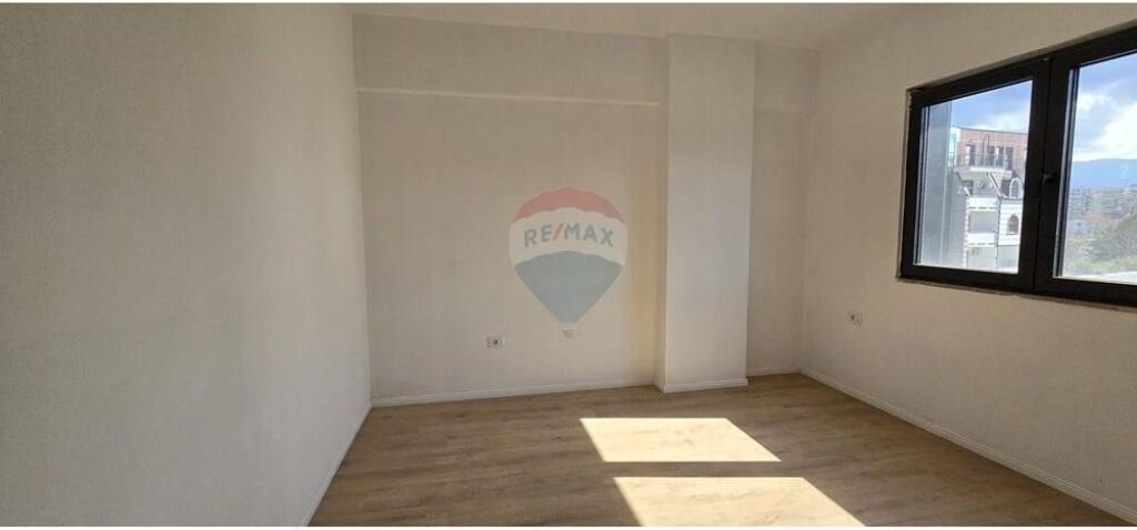 🏡 Shitet Apartament 2+1+2 – Kompleksi Oasis  ish-Fusha e Aviacionit