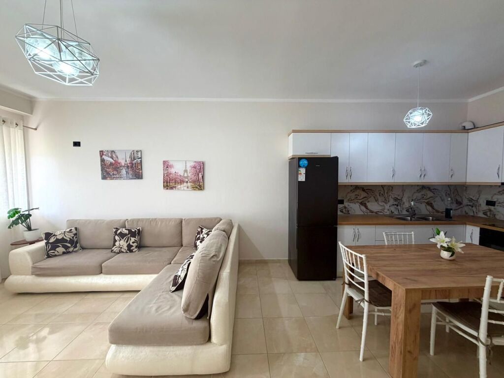 Appartamento 2+1 in Affitto a Lungo Termine - Centro, vicino Hotel Partner, Vlore
