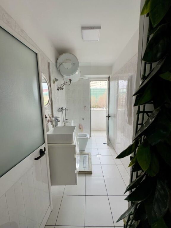 Dyqan estetike me qera ne Vasil Shanto (ID BD21679) Tirane​ – pohled 5