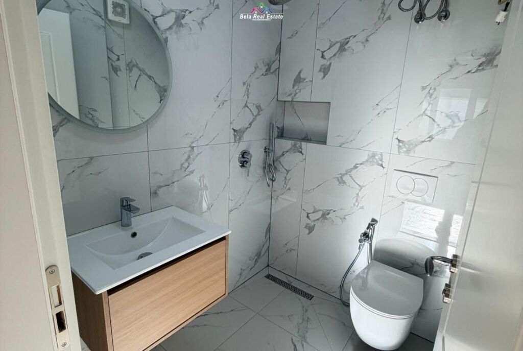 Zyre Me Qera 2+1 Ne Qender ( ID BZ2884) Tirane