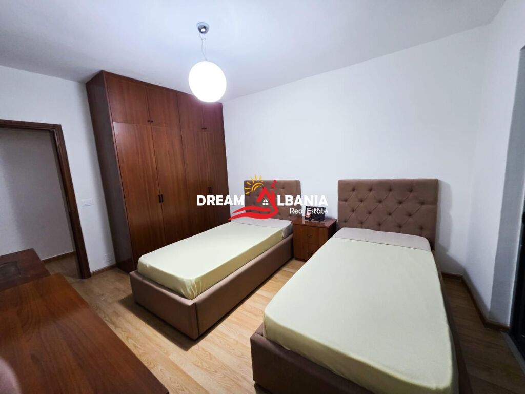 For rent apartment 4+1+2 on Durres street near Qemal Stafa high school (ID 4239090)