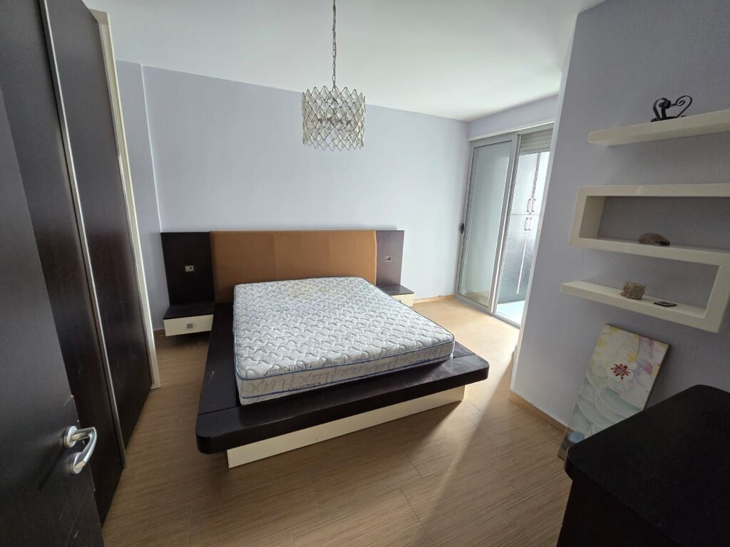 Apartment 2+1+2 for sale, ideal for family living or investment.