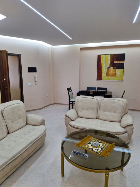 Apartament 2+1 me qira – Rr. e Kosovareve, pranë Liqenit Artificial !