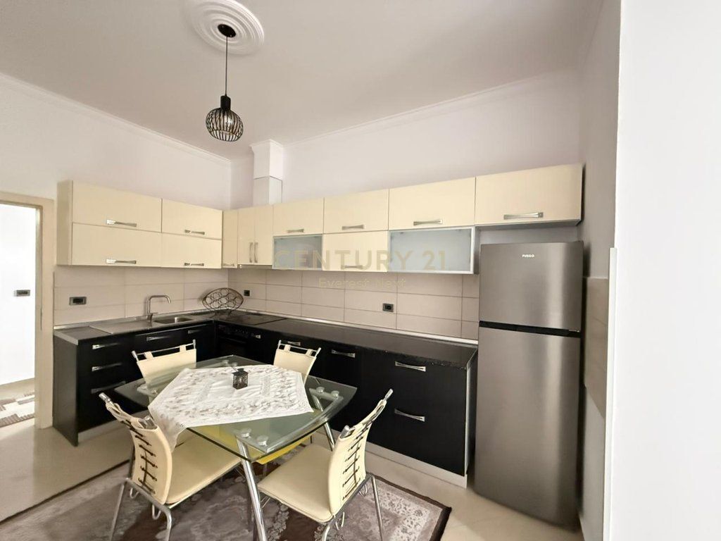 Affittasi appartamento 2+1+2 a Eleonore Kodra Diellit 750 € /Mese Sup. Totale  102m2
