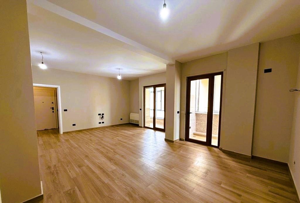 UFFICIO IN AFFITTO 138 M2 A GARDA, 4 AMBIENTI + POSTO AUTO