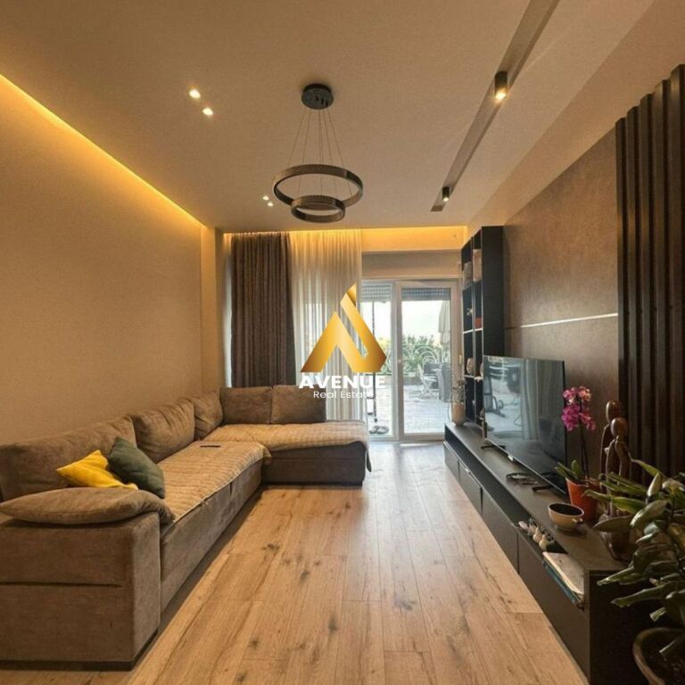 OCCASIONE!!! DUPLEX 3+1+3 CON VERANDA - KODRA E DIELLIT 2