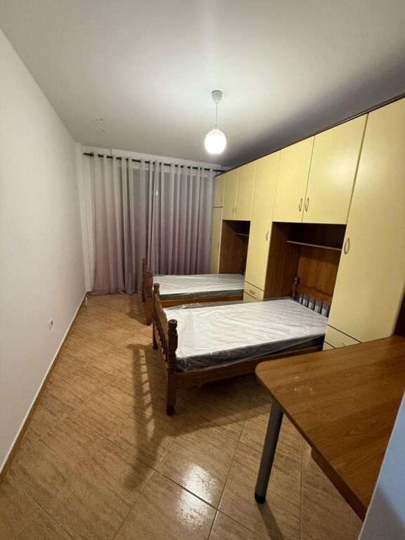 Appartamento 2+1 in affitto a Komuna Parisit