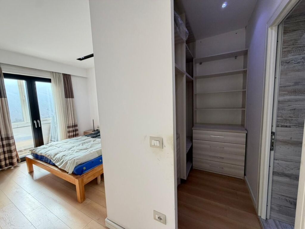 🏡 Appartamento 3+1+2 in vendita con 2 balconi 📍 Centro Tirana, Mine Peza (Caffè Flora)