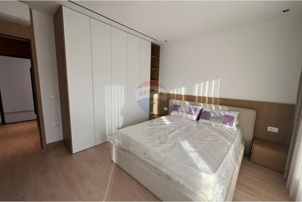 Apartment - For Rent - Commune of Paris,