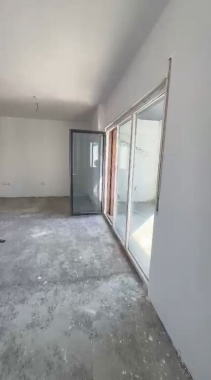 Apartament në shitje 2+1+2 me ballkon – Rezidenca Relux, Shkozë