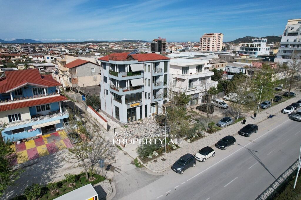 Immobile in Vendita in Via Gjergj Kastrioti, Vlora – Opportunità Ideale di Investimento &amp; Business