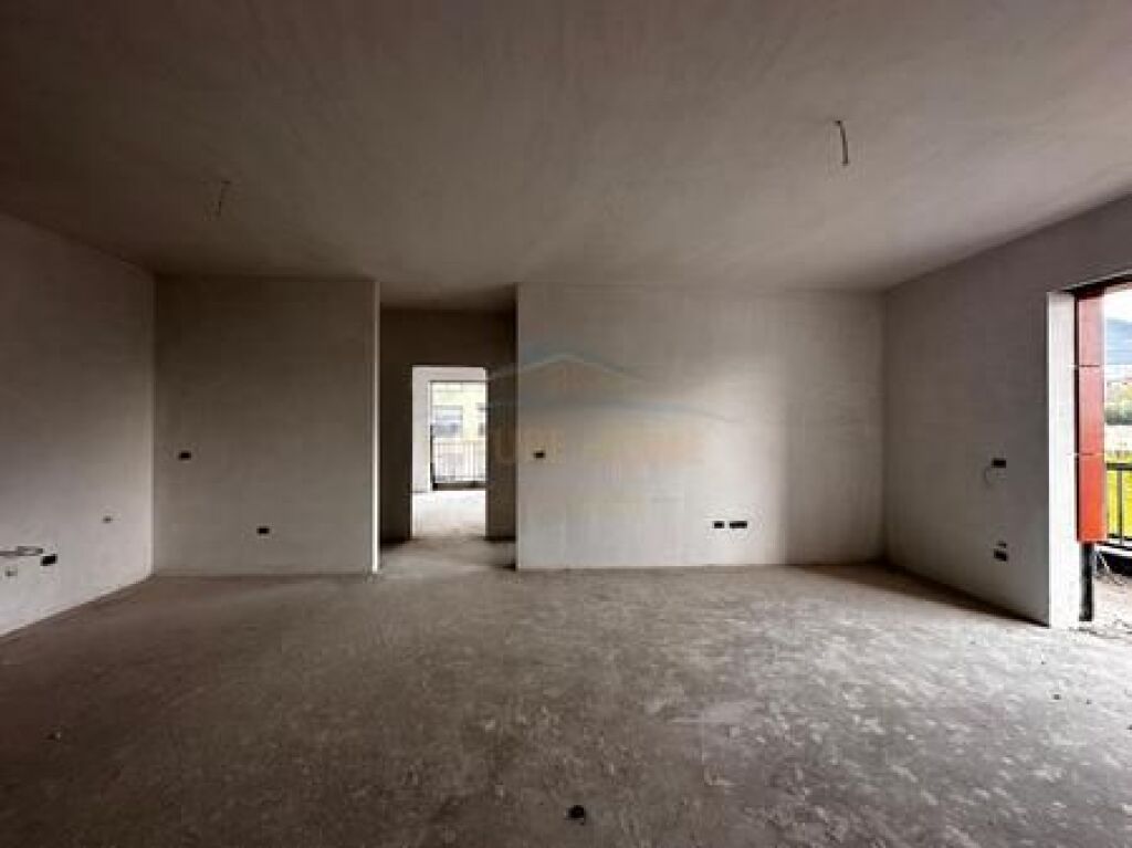 In vendita, Appartamento 3+1+2, Paskuqan