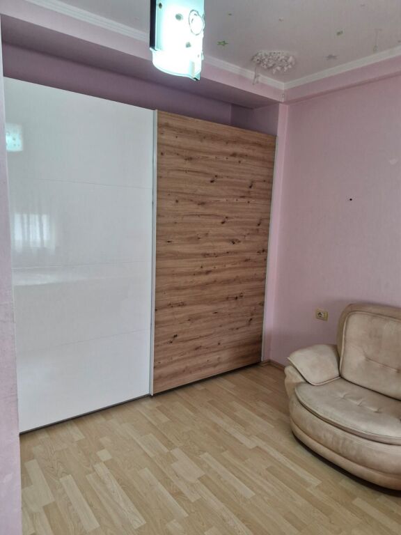 Apartament 2+1 me qira – Rr. e Kosovareve, pranë Liqenit Artificial !