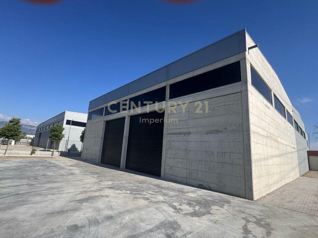 We rent a large warehouse Near Mother Teresa Airport 3,000 € /Month