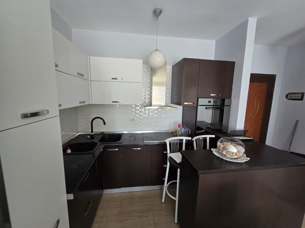 Apartment 2+1+2 for sale, ideal for family living or investment.