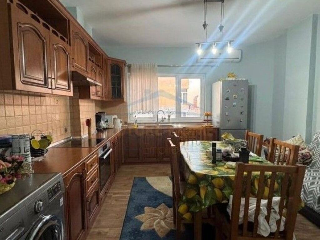 In vendita, Appartamento 2+1, Komuna e Parisit, Tirana