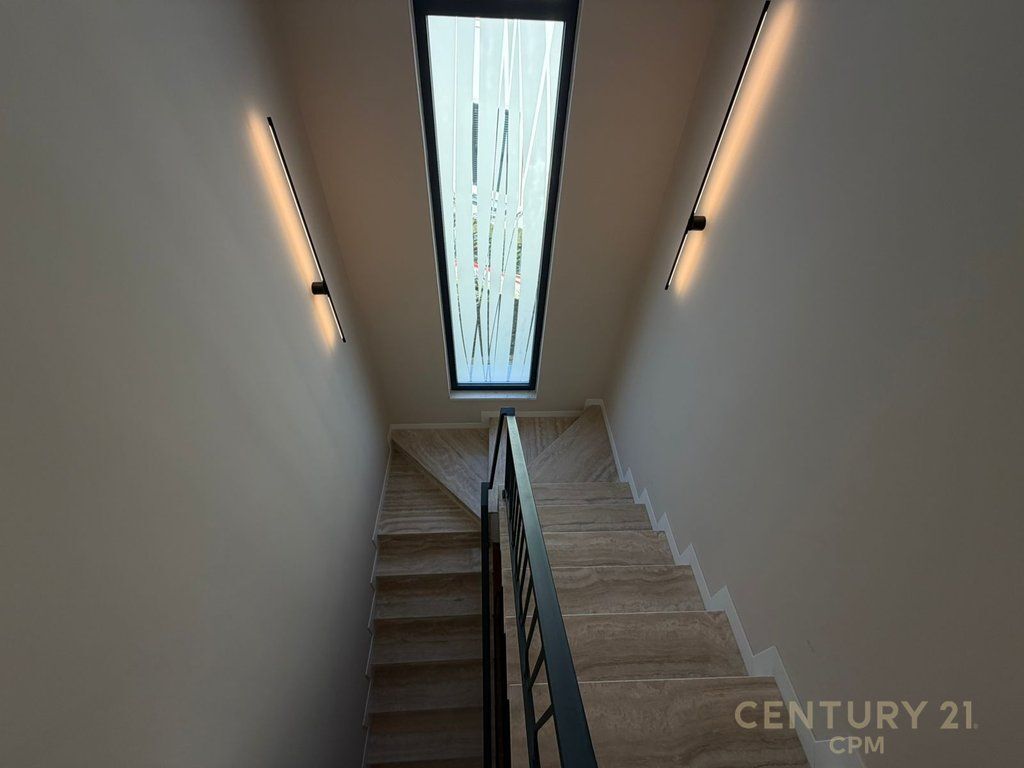 Modern villas for rent at the Tuscany residence