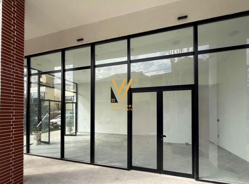 LOCALE COMMERCIALE 45 M2 IN AFFITTO A PAZARI I RI 700 EURO