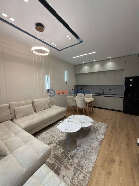 Qira | Apartament 1+1 me parkim pranë Air Albania Stadium 🏙️✨
