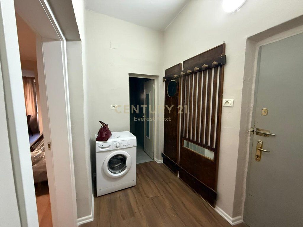 Jepet me Qira Apartament 1+1 (Ish Blloku) 700 € /Muaj
