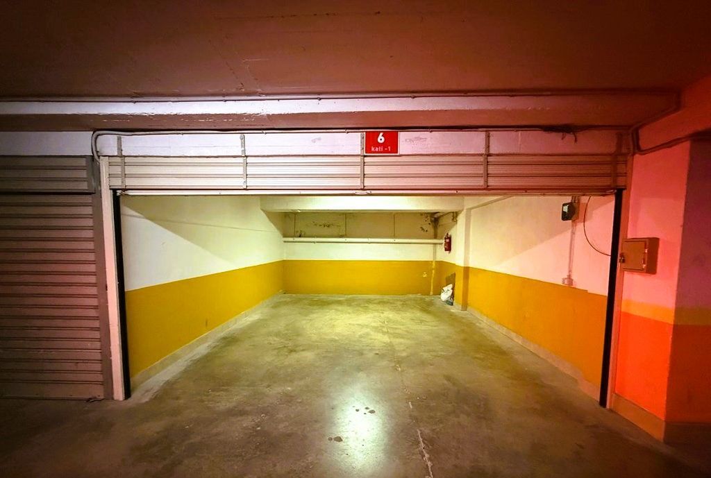 UFFICIO IN AFFITTO 138 M2 A GARDA, 4 AMBIENTI + POSTO AUTO