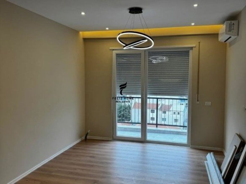 UFFICIO IN AFFITTO 64 M2 BRRYL 50.000 LEKE FH-66555