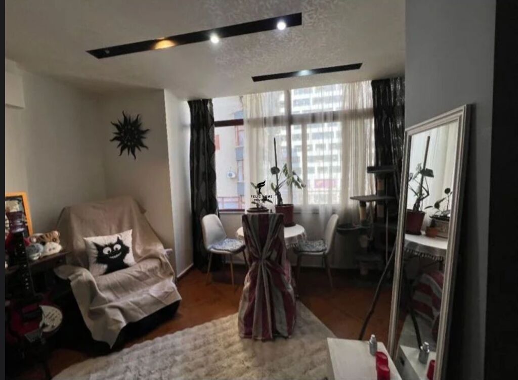 APARTAMENT ME QERA 1+1 21 DHJETORI 55.000 LEKE FH-66420