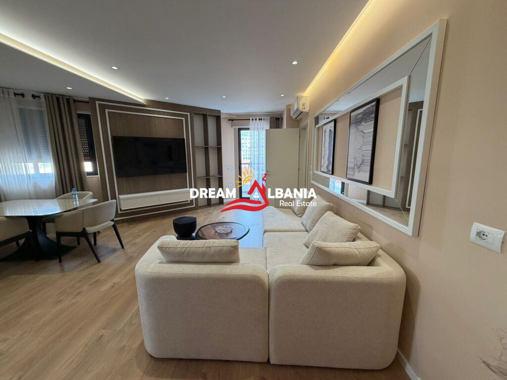 Super apartment 2+1+2 and garage included on Durresit street near Colosseo (ID 41212201)