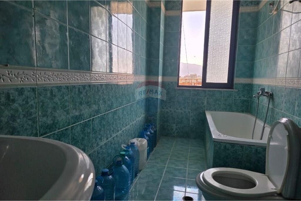 OCCASION! Apartment 2+1+2 for Sale, near the police, Vlore
