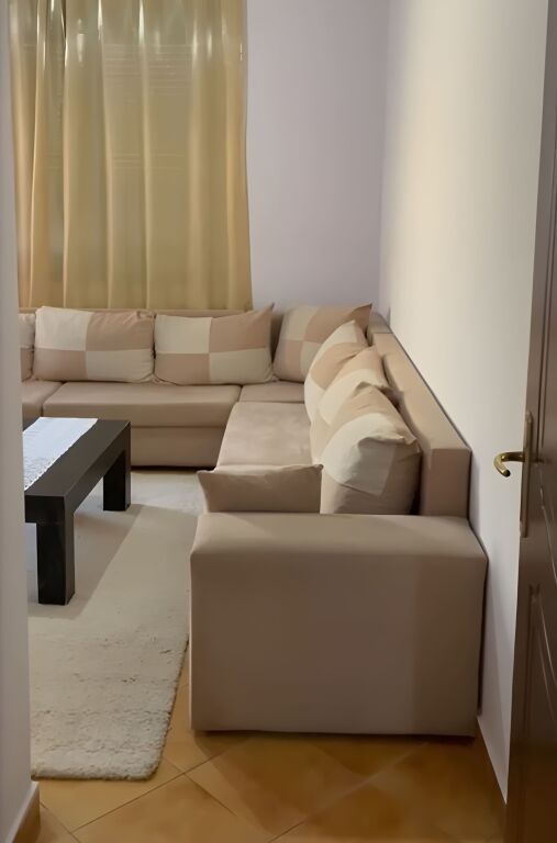 Selitë e vogël (near the food market) - Apartment 2+1 for rent !