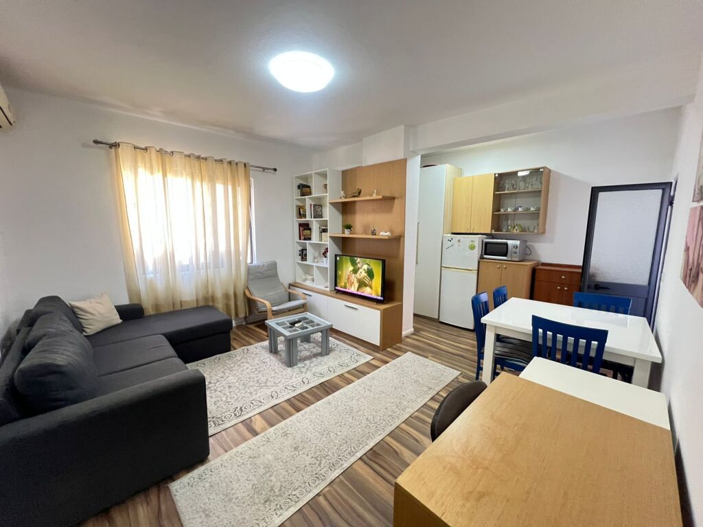 Monolocale di 48m2 in vendita, possibilità di conversione in 1+1.