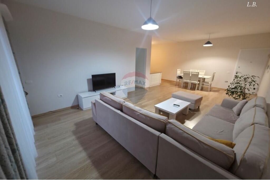Apartament 2+1+2 me qera Kopshti Botanik