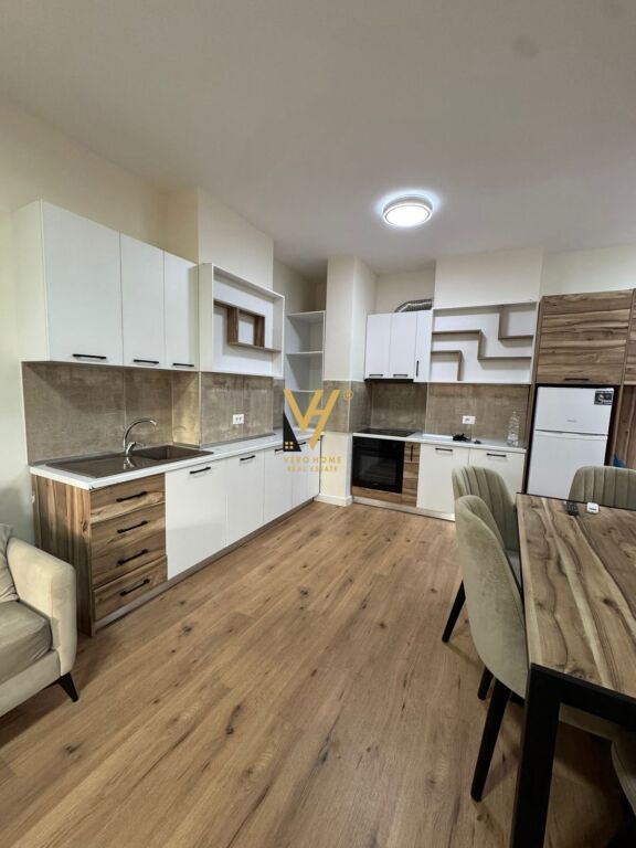 JEPET APARTAMENT 1+1 ME QIRA TE GRAND GALLERY, YZBERISHT 55.000 LEKE