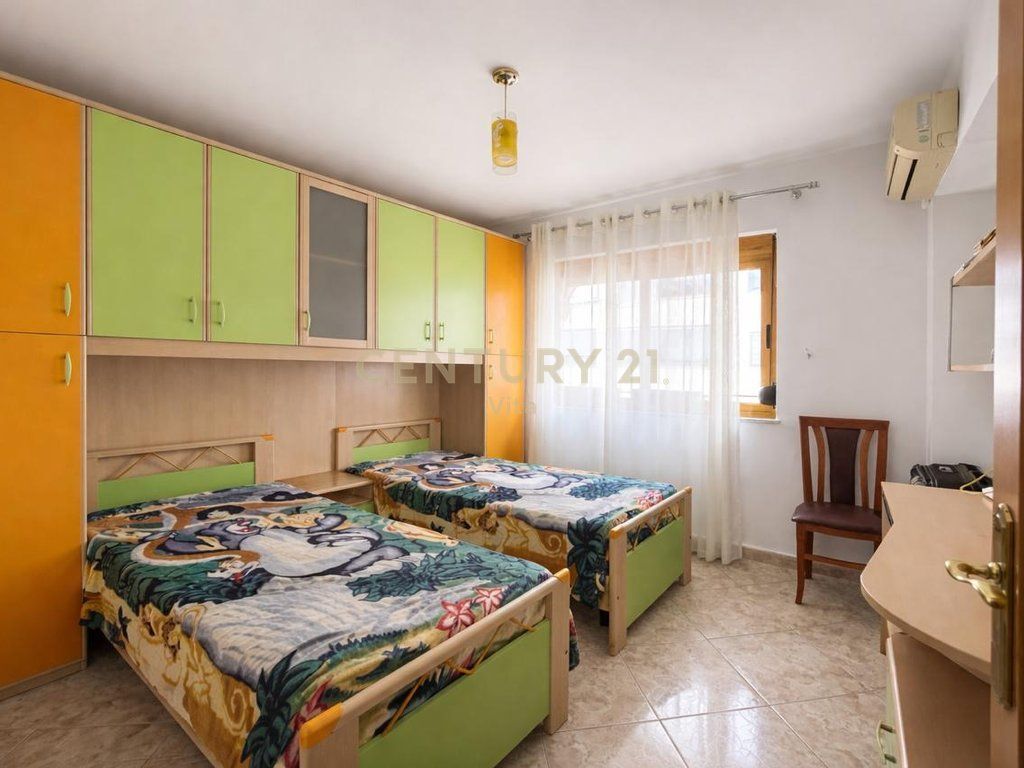 APPARTAMENTO IN AFFITTO 2+1 VICINO ALL'OSPEDALE AMERICANO, QUARTIERE 18, DURRËS !!