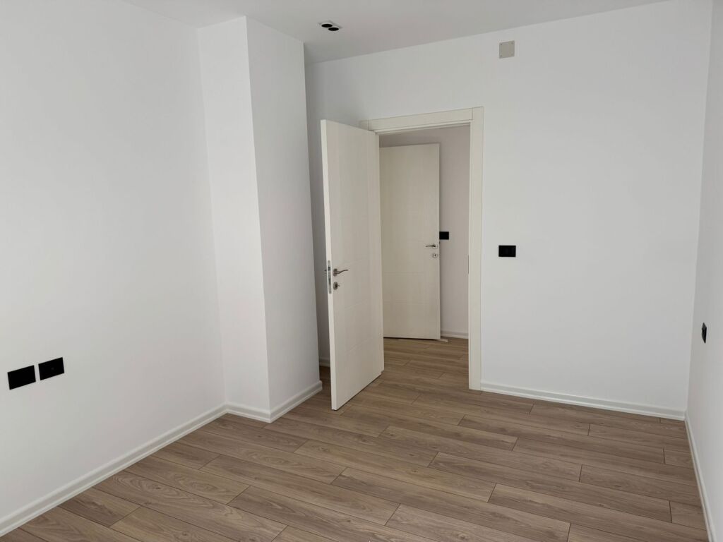 In vendita 2+1 vicino all'hotel Gaxherrit Qsarak