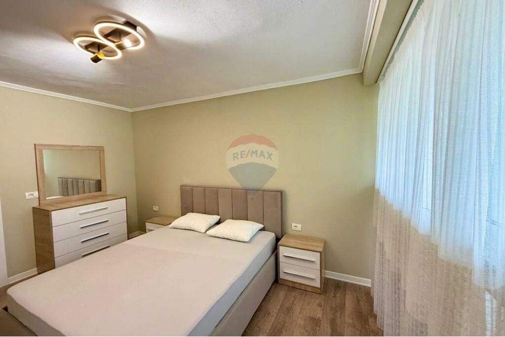 Duplex 3+1 me qera Fresku