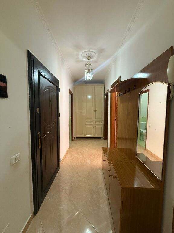 Apartament 2+1, Astir!