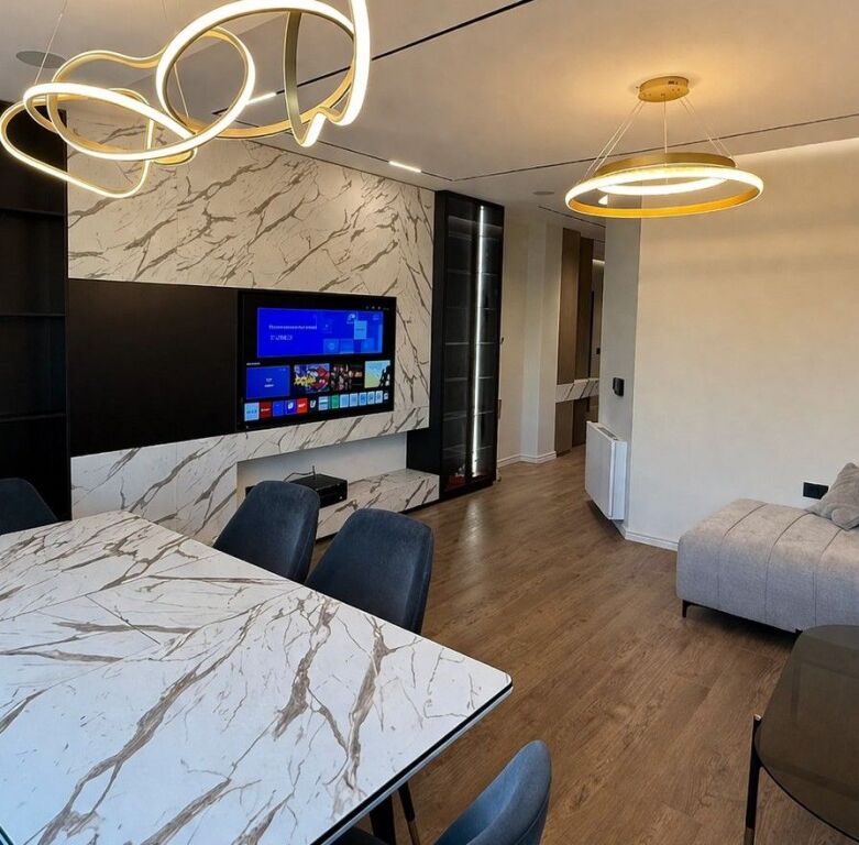 Apartament Luksoz 2+1 me Qira te Liqeni i Tiranës!