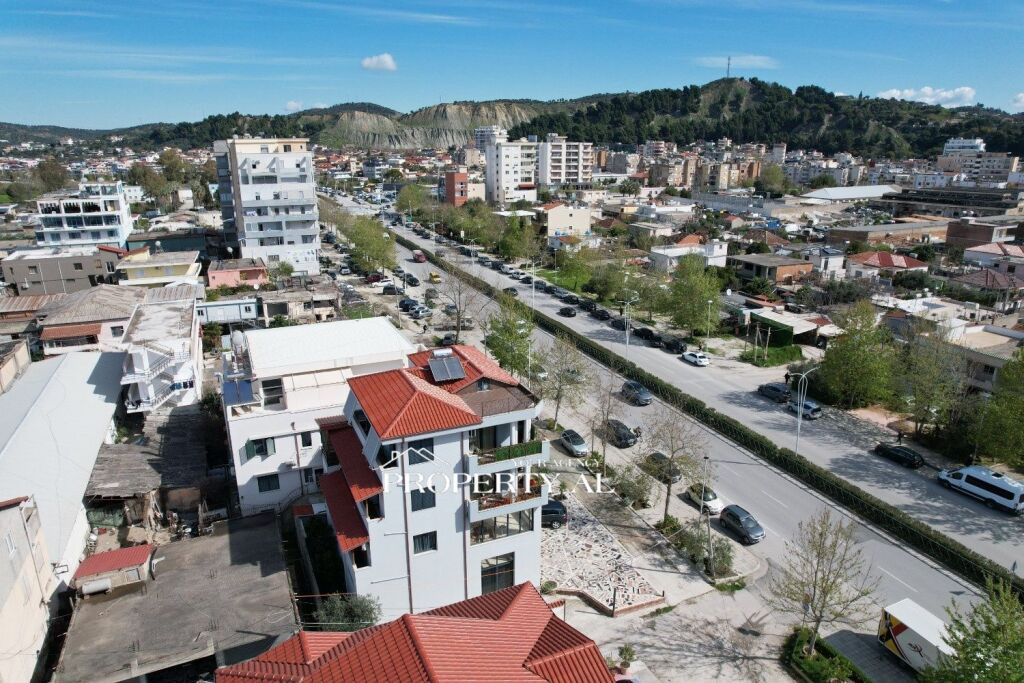 Immobile in Vendita in Via Gjergj Kastrioti, Vlora – Opportunità Ideale di Investimento &amp; Business