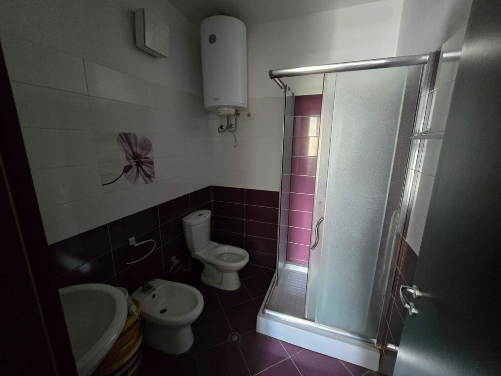 Apartment 2+1+2 for sale, ideal for family living or investment.