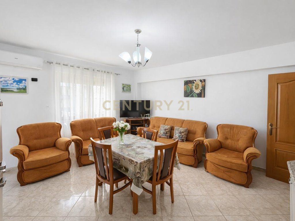 APPARTAMENTO IN AFFITTO 2+1 VICINO ALL'OSPEDALE AMERICANO, QUARTIERE 18, DURRËS !!