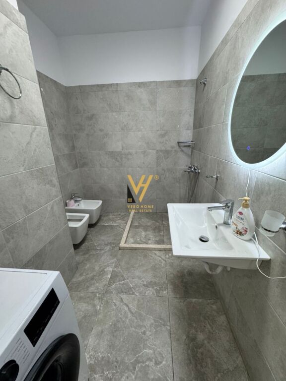 JEPET APARTAMENT 1+1 ME QIRA TE GRAND GALLERY, YZBERISHT 55.000 LEKE