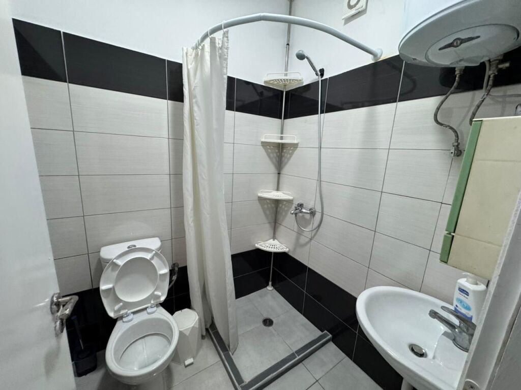 ✨ Jepet me qera apartament 3+1+2 📍 Adresa: Fresk, pranë Restorant Fresku 💶 Çmimi: 50,000 lekë