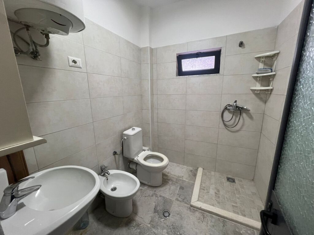 Monolocale di 48m2 in vendita, possibilità di conversione in 1+1.