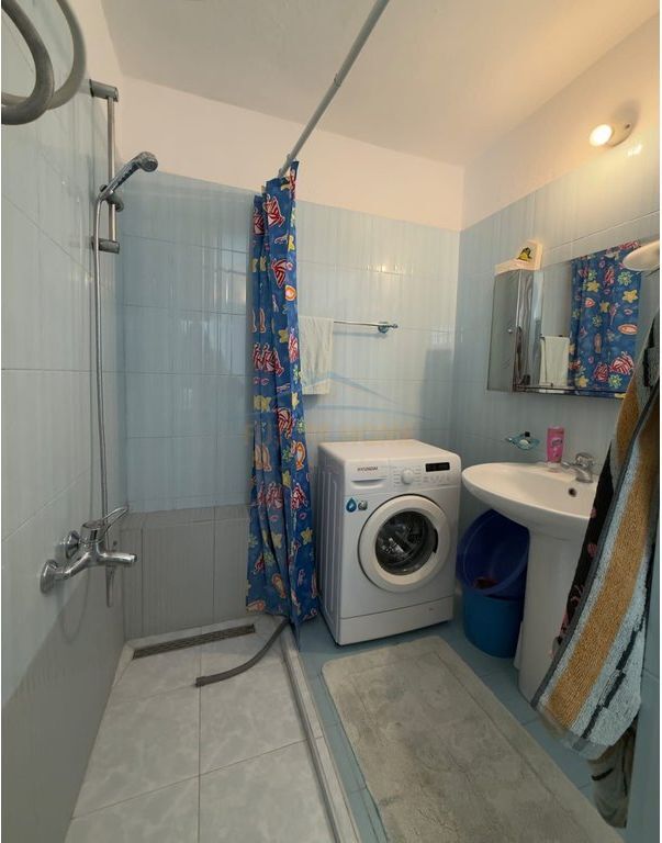 Shitet, Apartament 2+1, Zogu Zi