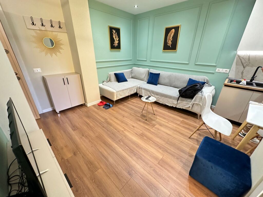 ✨ Jepet me qera super apartament 1+1📍 Adresa: Rruga Mine Peza💶 Çmimi: 58,000 lekë (i padiskutueshëm)