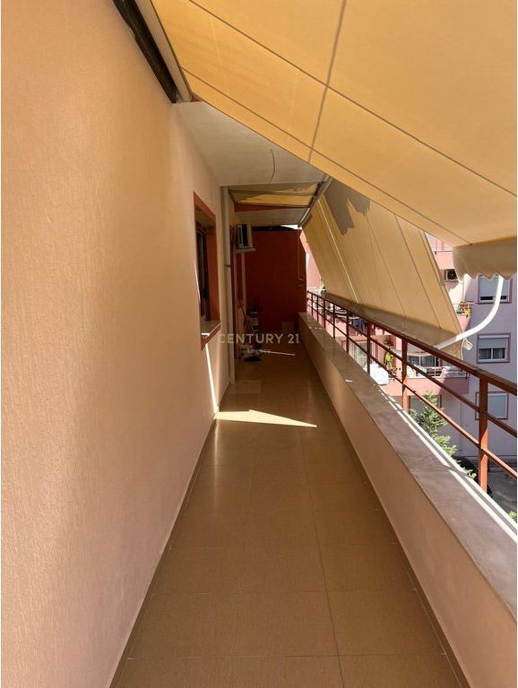 Apartament 3+1+2 Me Qira në Fresku, Tiranë