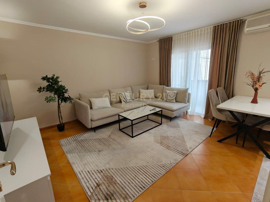 SHITET APARTAMENT 1+1 – RRUGA DIBRES, TIRANË!