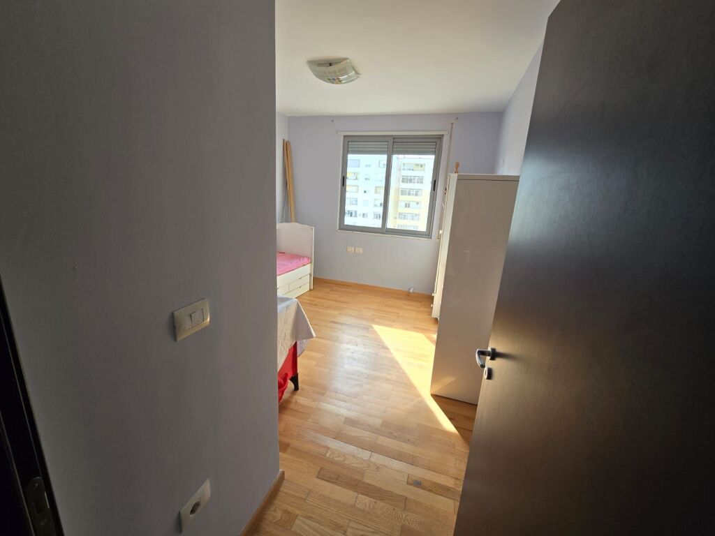 Apartment 2+1+2 for sale, ideal for family living or investment.