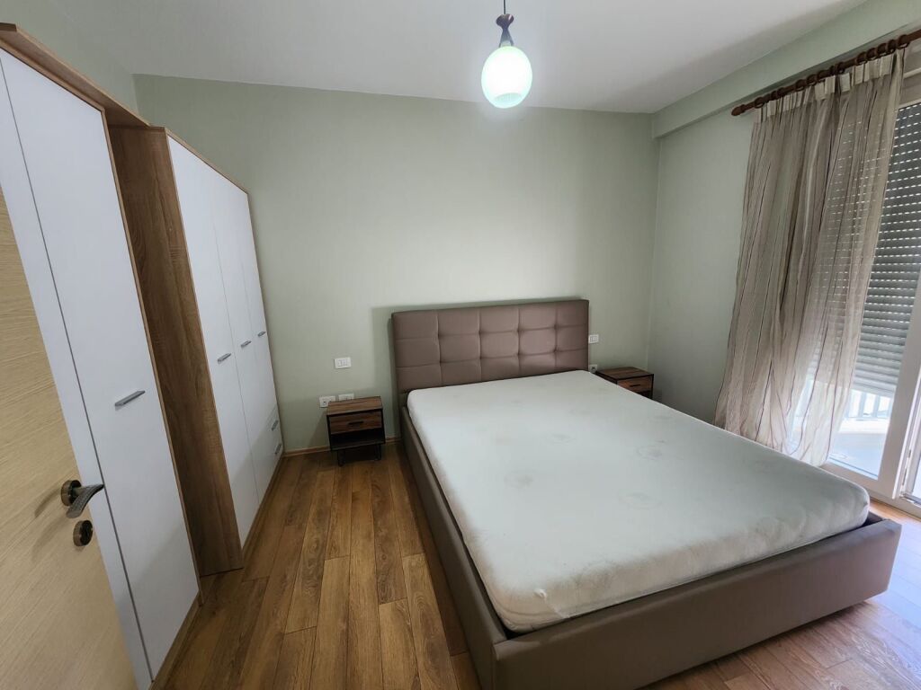 Jepet 1+1 me qira tek kompleksi ana , 40,000leke